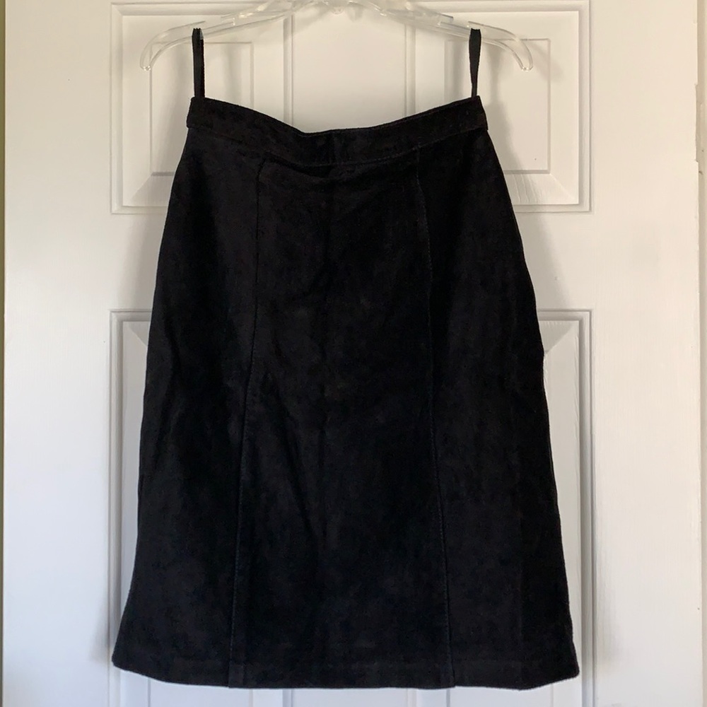 Vintage black suede skirt made in Argentina Size 9/10 (Modern size 6/8)